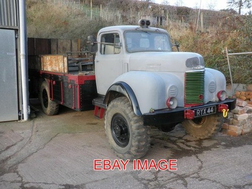 Photo old truck near - , east