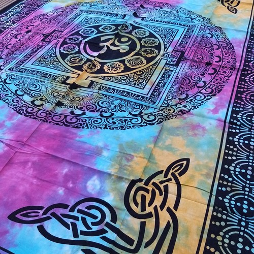 Mandala chakra tapestry - om,