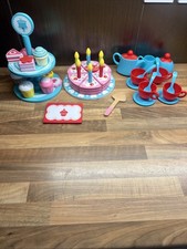 Wooden Cake Stand and Cutting