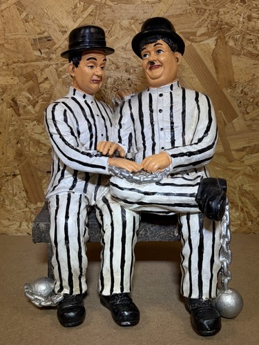 Vntg laurel and hardy bench - hardy, on