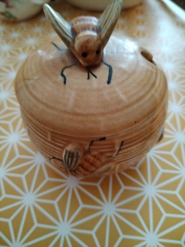 Vintage honey pot 10cm high - honey,