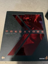 Hot Toys Tracker Predator