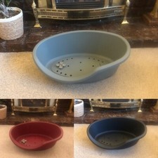 HEAVY DUTY SMALL PLASTIC VENTILATED PET DOG PUPPY CAT KITTEN BED SLEEP BASKET 