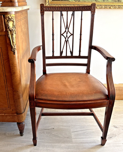 Vintage regency style carver - vintage,