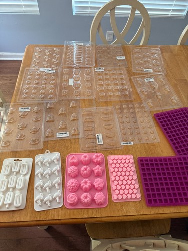 Lot soap making supplies - lot,
