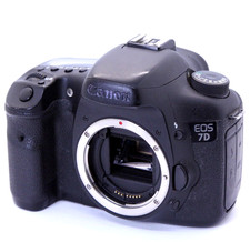 Canon EOS 7D DSLR digital camera body only Parts/Repair/As is blinking battery