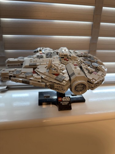 Lego millennium falcon 75375 - millennium,