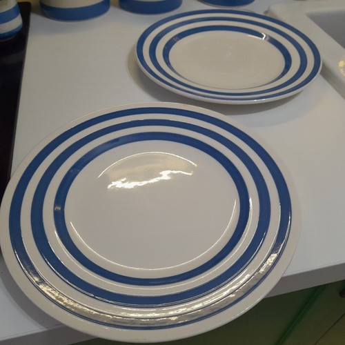 Blue white stripe dinner - white,