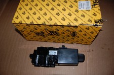 Genuine JCB 25/998300 Valve