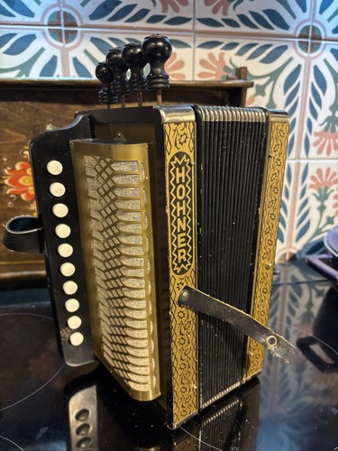 Hohner single one - single, melodeon