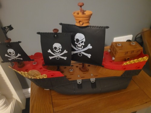 Large toy pirate ship - large,