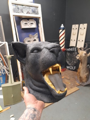 Black beast fairground - black,