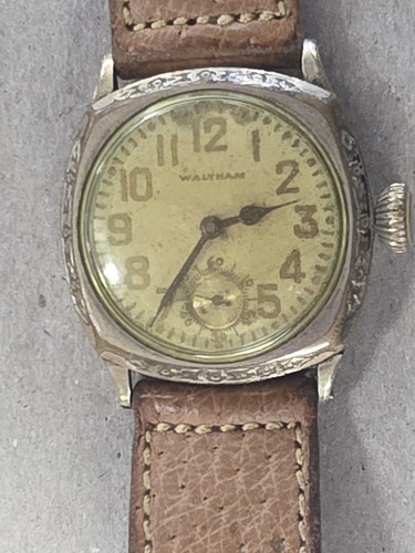 Vintage waltham wristwatch - waltham,