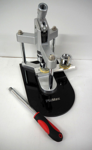 Pixmax badge maker - badge,