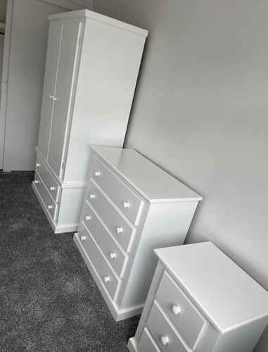 White piece bedrom set - 3,