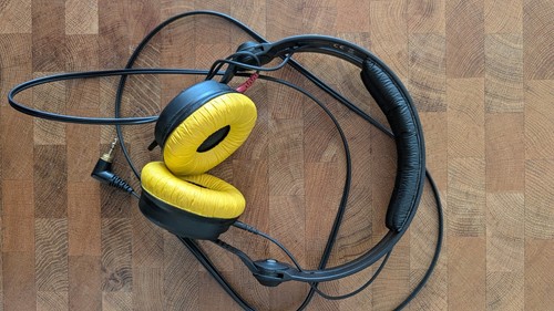 Sennheiser dj headphones - hd,