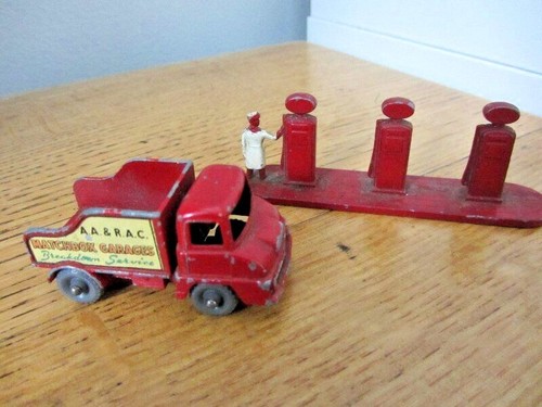 Matchbox lesney petrol pumps - lesney,