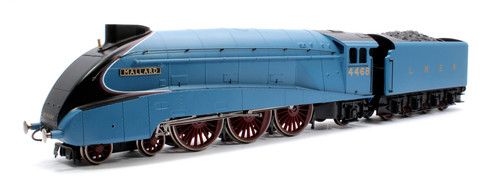 Hornby r3395tts railroad lner - hornby,