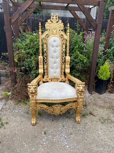 Lion king queen throne - &,