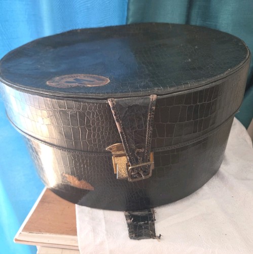 Vintage hat box - travel, case