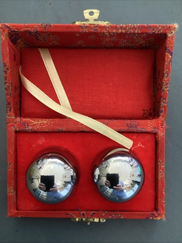 Vtg set chinese stress - set,