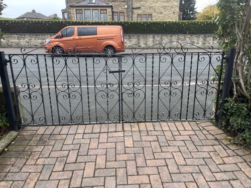 Black iron gate - black,