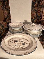21 Pieces Vintage Royal Doulton Dinner Service Set Bone China Very Good Cond