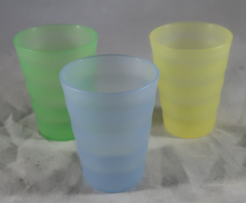 Vtg tupperware mini tumblers - mini,