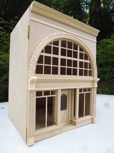 Dolls house 12th - dolls, scale