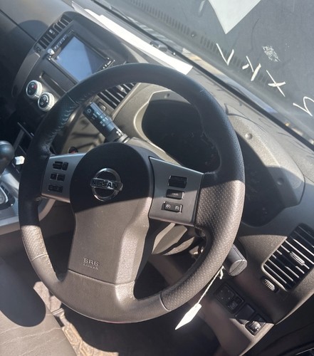D40 steering wheel complete - d40,