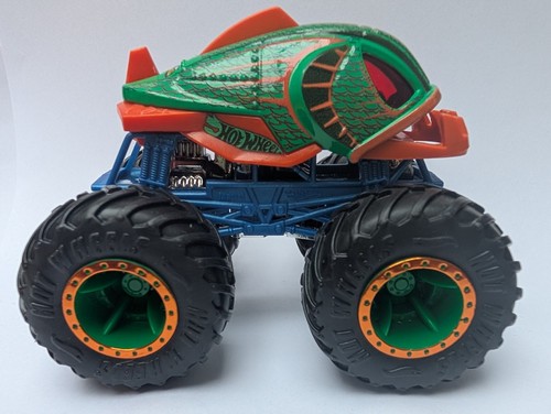 Monster jam hot wheels - hot,