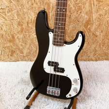 Squier P BASS by Fender