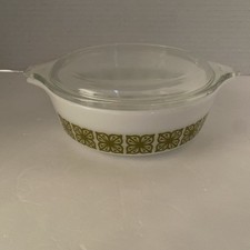 Vtg Pyrex Verde 1 Pint Casserole #471 Square Green Flowers with lid