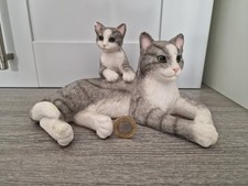 LARGE Leonardo Cat Figurine. Mum & Kitten Playing. See Photos & Description. 