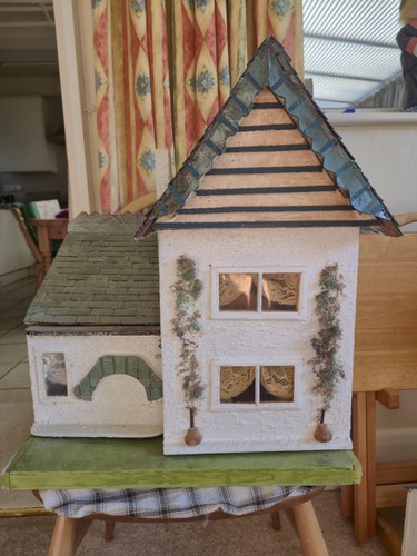 Vintage dolls house complete - dolls,