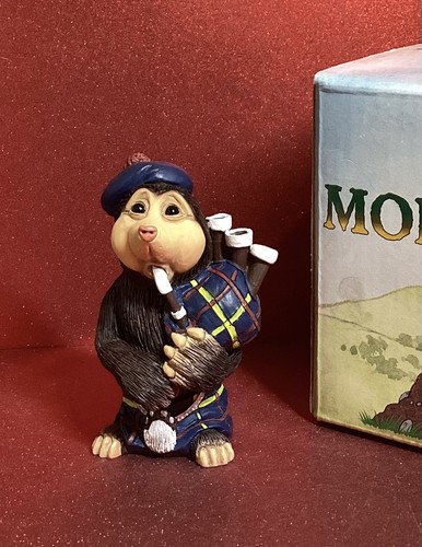 Molenniums bagpipe player - molenniums,
