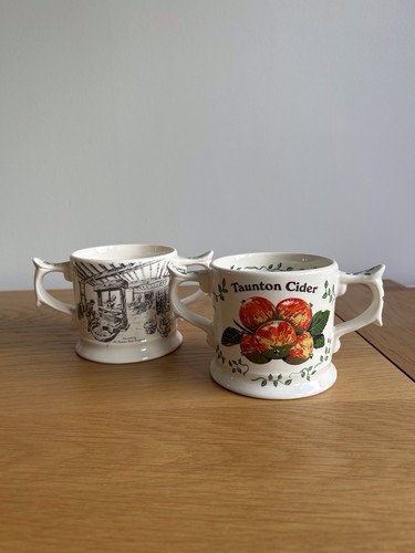 Wade potteries pair - potteries,