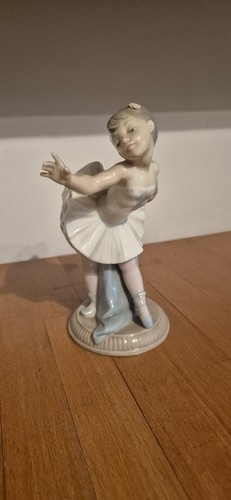 Nao lladro ballerina - by,