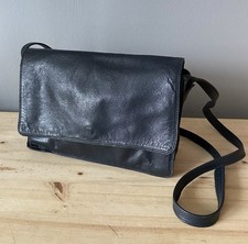 Tula black leather shoulder