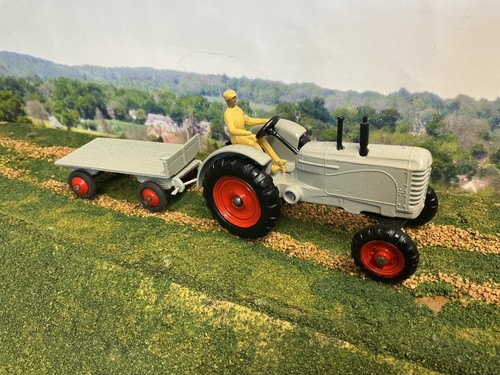 Dinky toys farm grey massey - dinky,