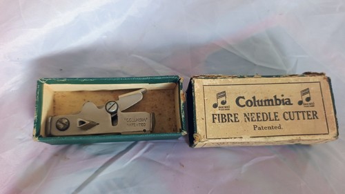 Antique fibre needle cutter - fibre,
