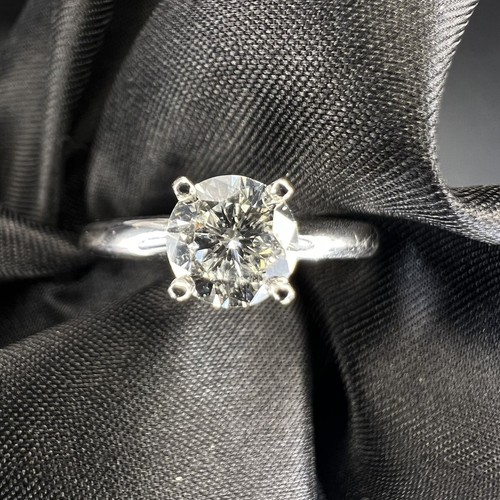 14k white gold - 14k, 0.68ct