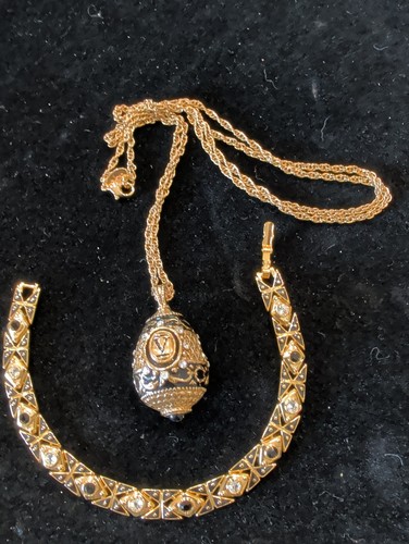 Joan rivers jewelry egg - joan,