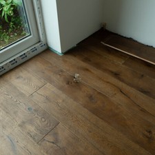 🗽 NYC 14 x 190mm Distressed Antique Brown Oak Engineered Flooring £49.99 SQM!