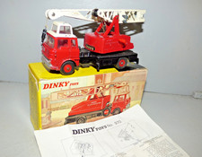Dinky Toys 970 Bedford TK Jones Fleetmaster Cantilever Crane red