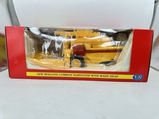 BRITAINS 9571 NEW HOLLAND TR85 COMBINE HARVESTER 1:32 MODEL BOXED MINT
