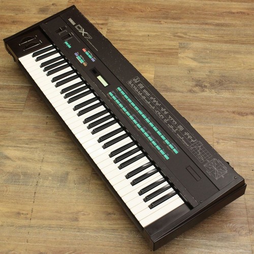Yamaha dx7 synthesizer - yamaha,