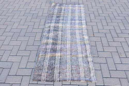 Vintage kilim accent rug - accent,