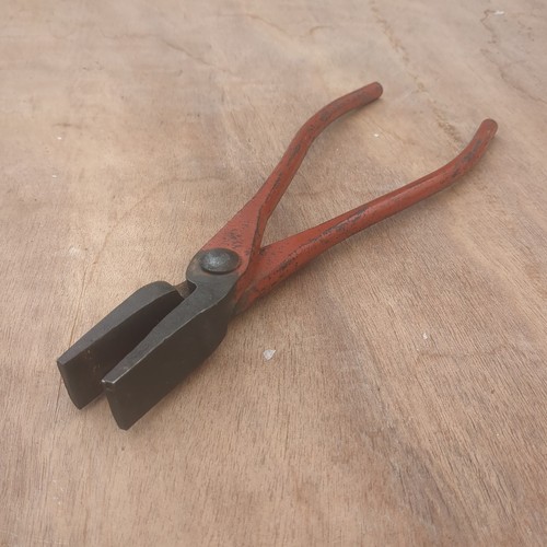 Small blacksmiths tongs - small,