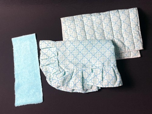 Sindy doll bed clothes - bed, 1976